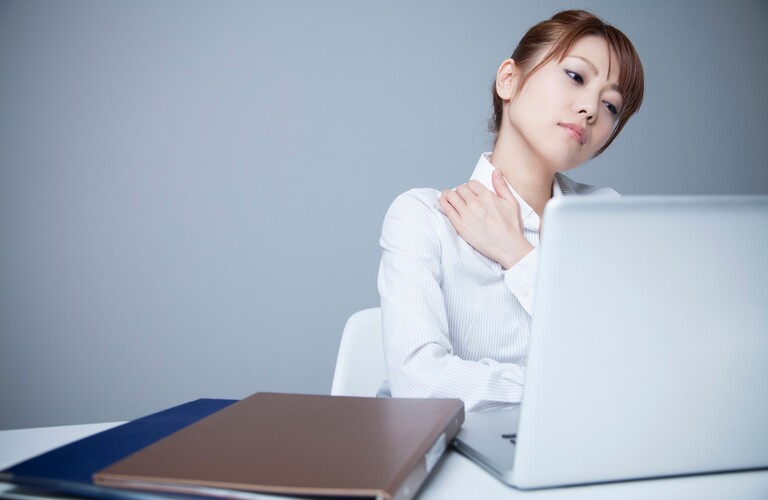 辛い肩こりにも効果が期待できるもみほぐしを体験 | 和泉市のヘッドスパならトータルケアが出来る CALME